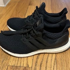 Addidas ultraboost sneakers 7.5 Men’s/ 8.5 Women’s